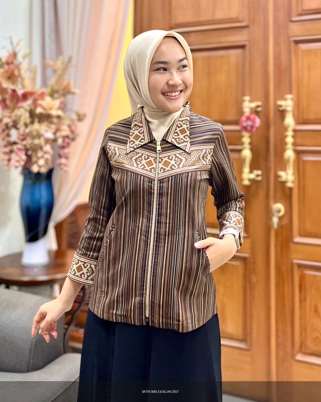 Kemeja Motif Semarangan - Batik Smile Lookbook (5)